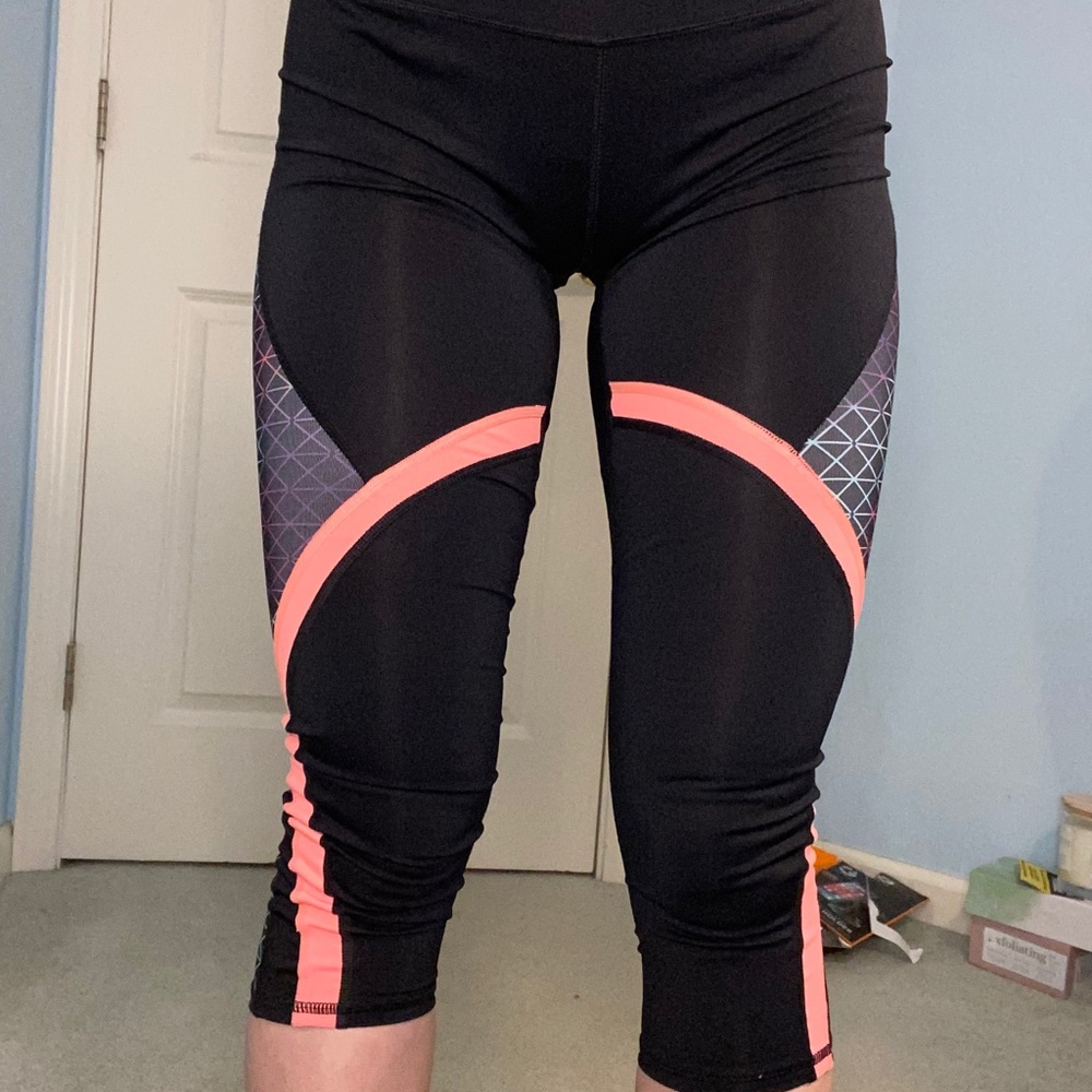 Fila black with pattern workout leggings .Price drops on all items🌝✨🏃🏻‍♀️🌈⚠️